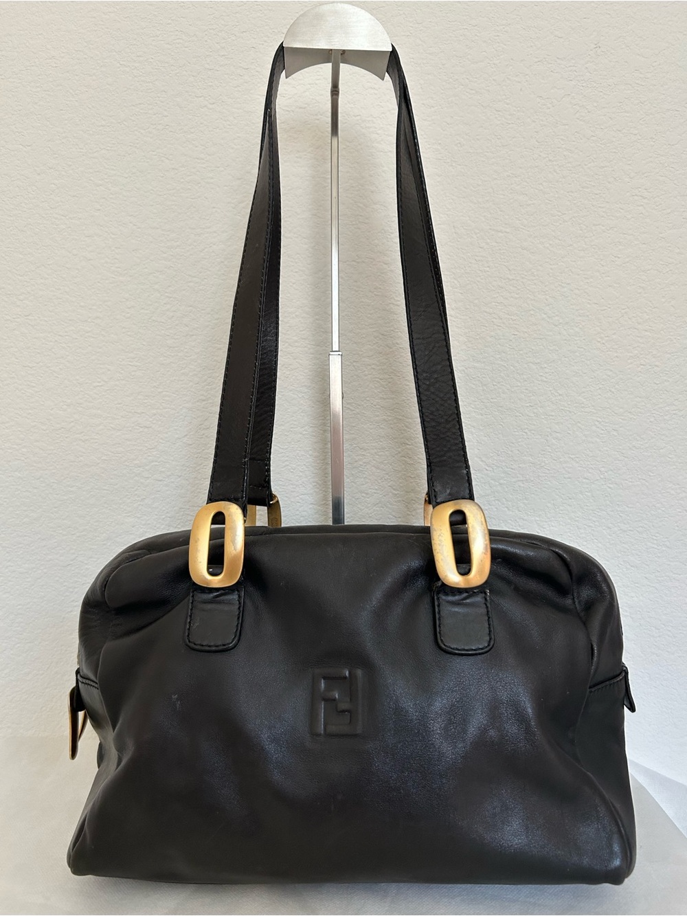 🖤FENDI🖤 Leather Bag in EUC with 
💛Gold💛 Hardware